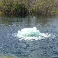 Kasco 1/2HP Pond Surface Aerator 2400AF Operating in a Pond
